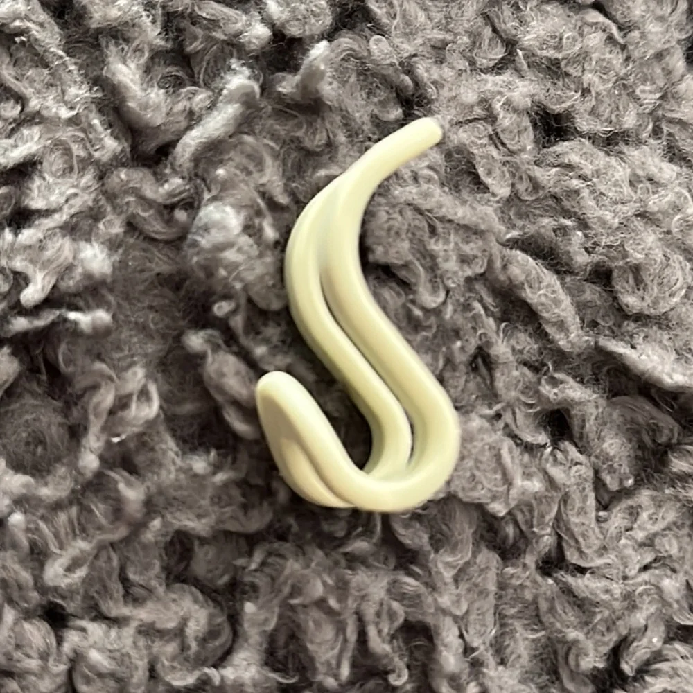 Plastic hanger hooks set of 15